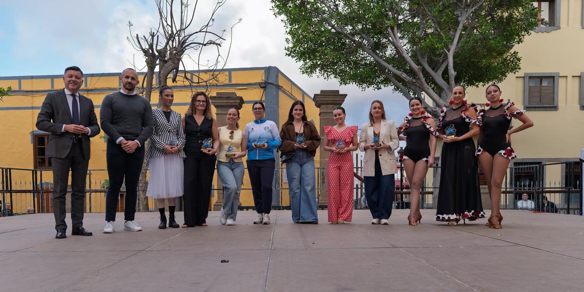 Conmemoración del Día de la Danza en la plaza de Santiago de Gáldar.