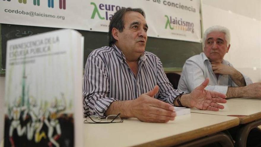 Francisco Delgado presenta en el colegio Rey Heredia &#039;Evanescencia de la escuela pública&#039;