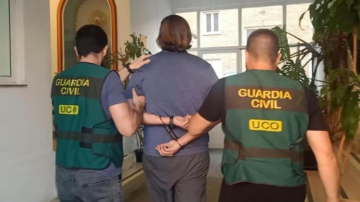 El detenido, en dependencias de la Guardia Civil.