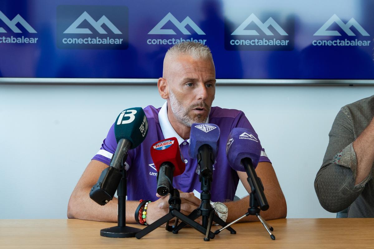 Miguelín en la rueda de prensa de presentación del proyecto