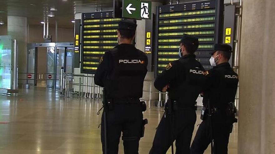 Ningún inmigrante presuntamente irregular ha volado este domingo desde Canarias