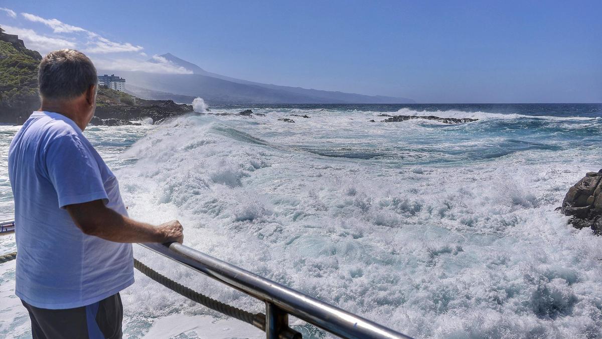 Oleaje en Mesa del Mar en Tacoronte.