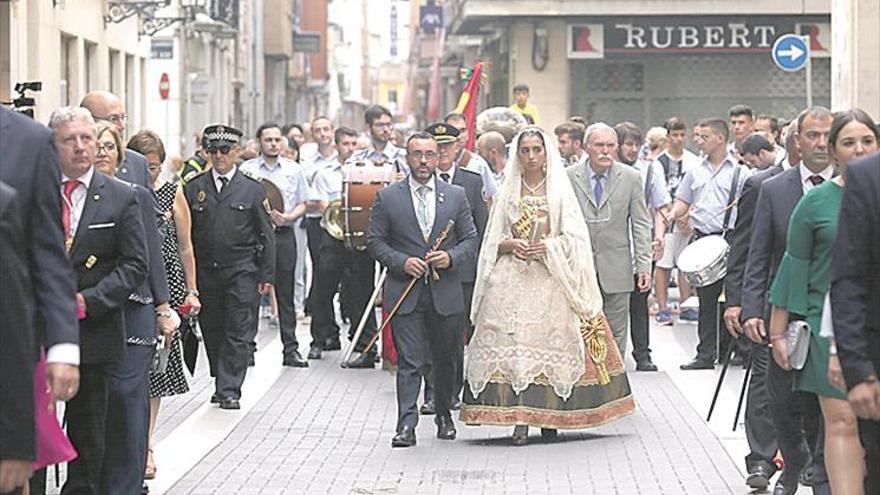 Los vecinos de Vila-real exhiben su devoción a la patrona en el día más grande