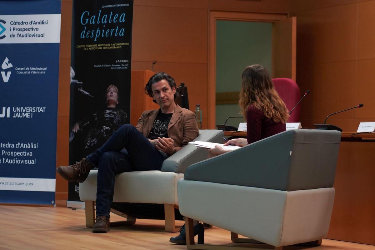 Rodrigo Cortés durante la charla inaugural del congreso 'Galatea despierta' que organiza la Universitat Jaume I.