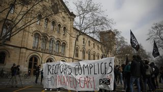 Un centenar de estudiantes reclaman la libertad de Pablo Hasél en Lleida