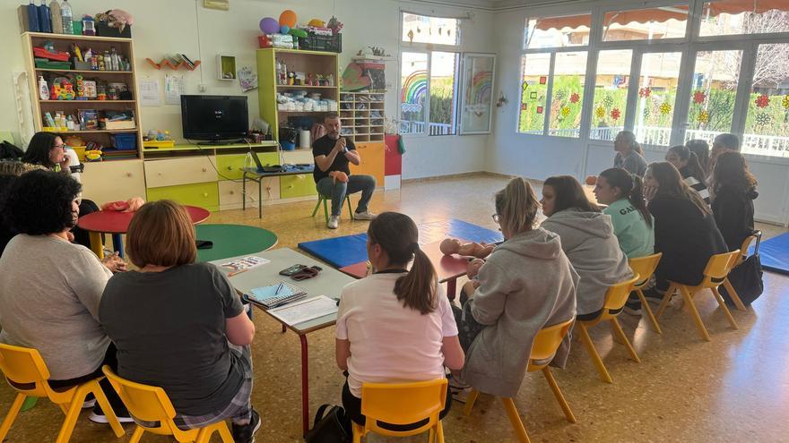 La Policía Local de la Pobla de Farnals promueve la figura del Agente Tutor