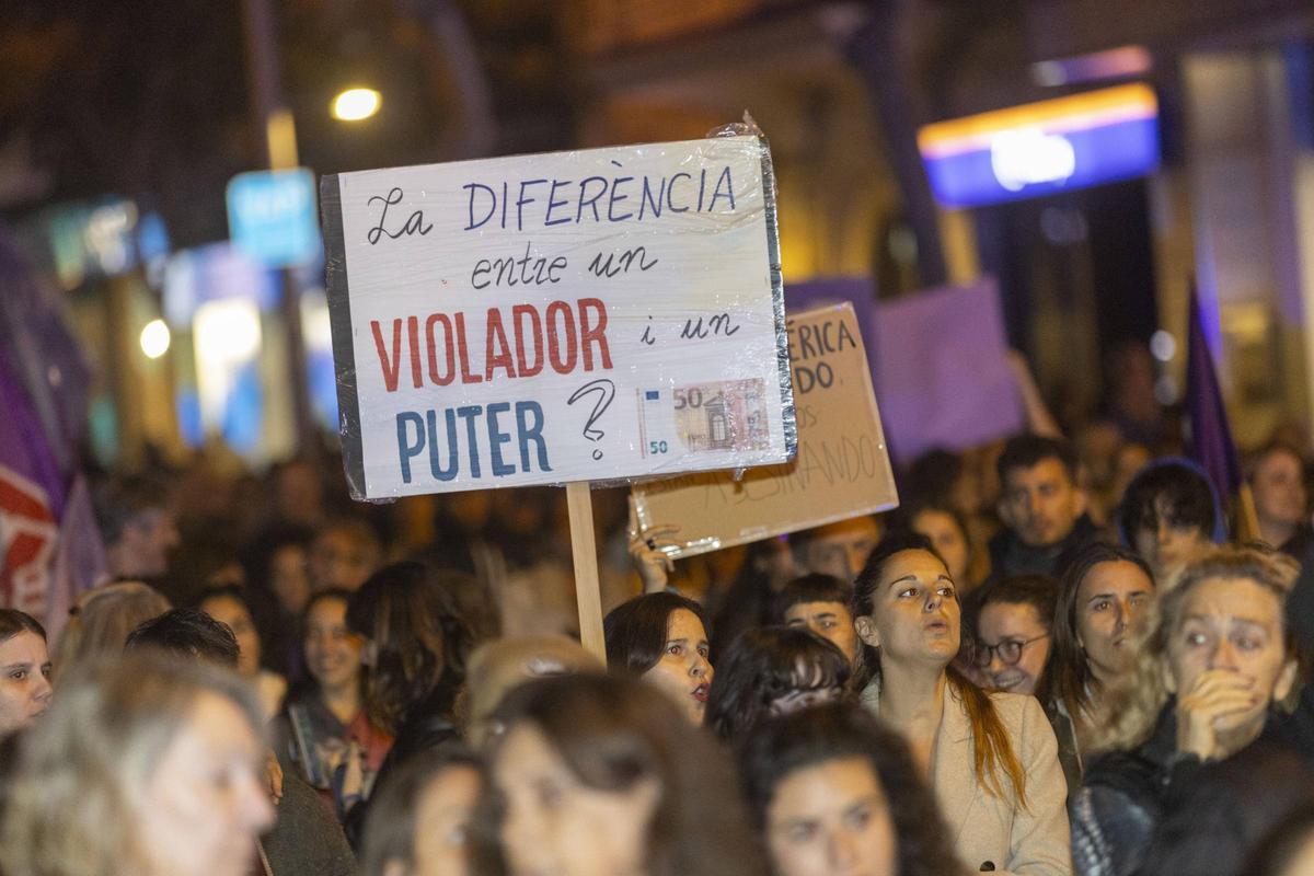 FOTOS | Manifestación del 25N en Palma convocada por el Moviment ...