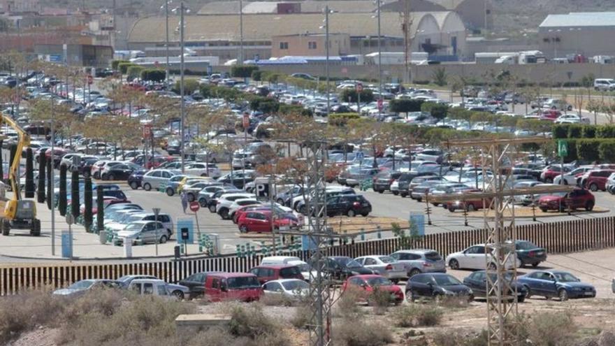 El Gobierno descarta hacer un parking gratuito en el Santa Lucía - La  Opinión de Murcia