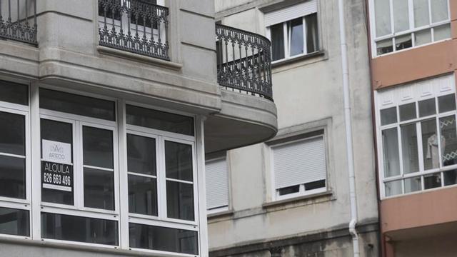 Anuncio de alquiler de un piso en Vilagarcía. | NOÉ PARGA