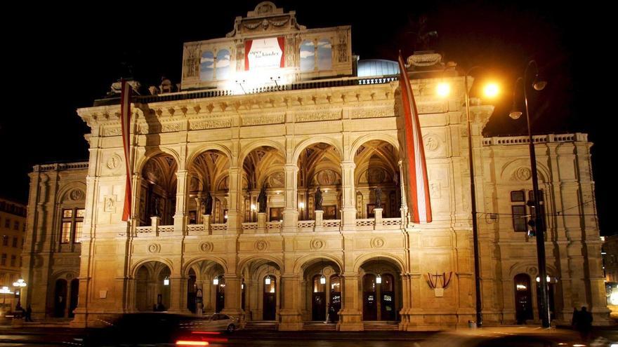 Vista de la fachada de la Opera de Viena