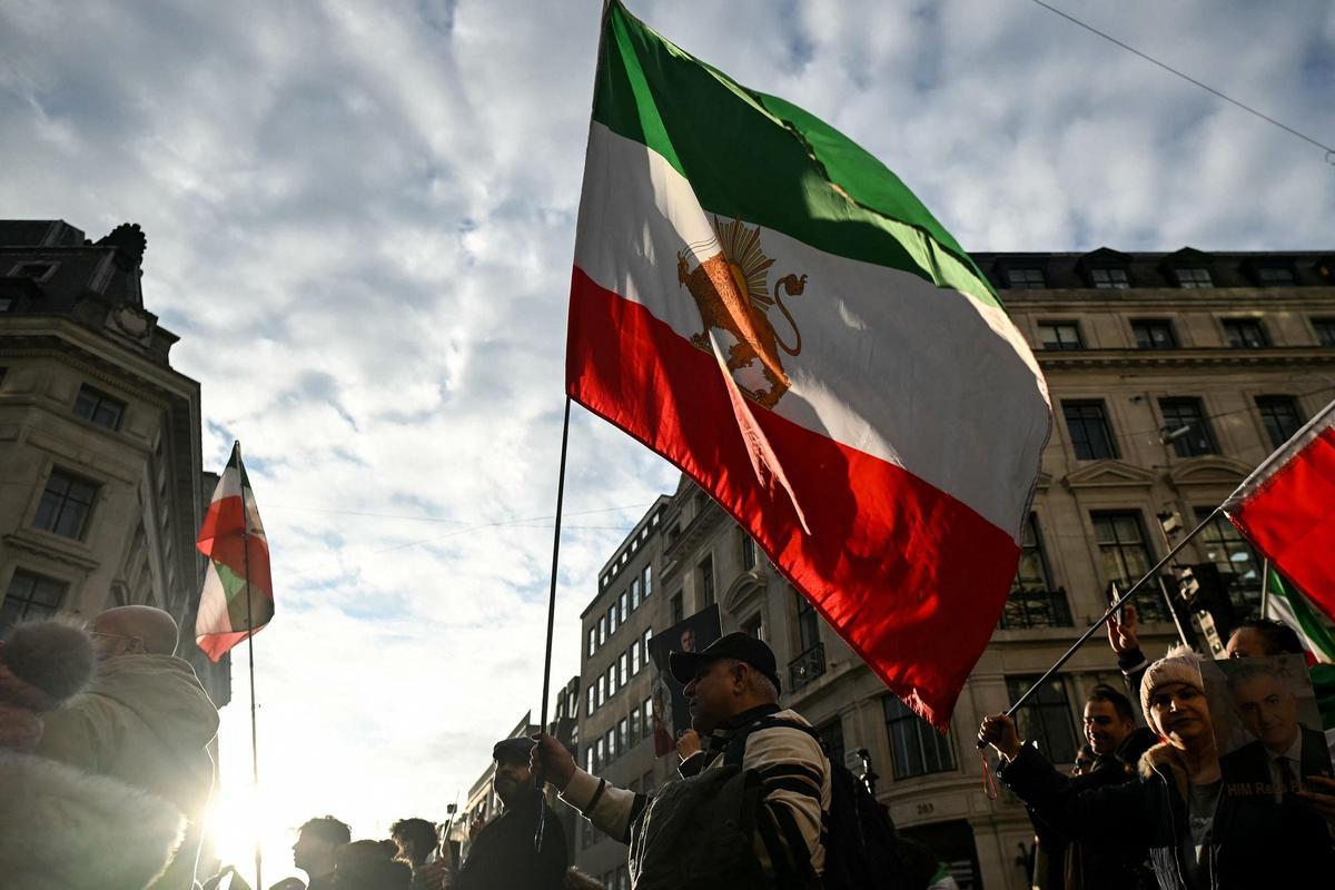 Manifestación en Londres contra la represión de Irán durante las protestas