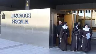 Las exmonjas de Belorado (Burgos) echan del monasterio al obispo Rojas y al cura coctelero