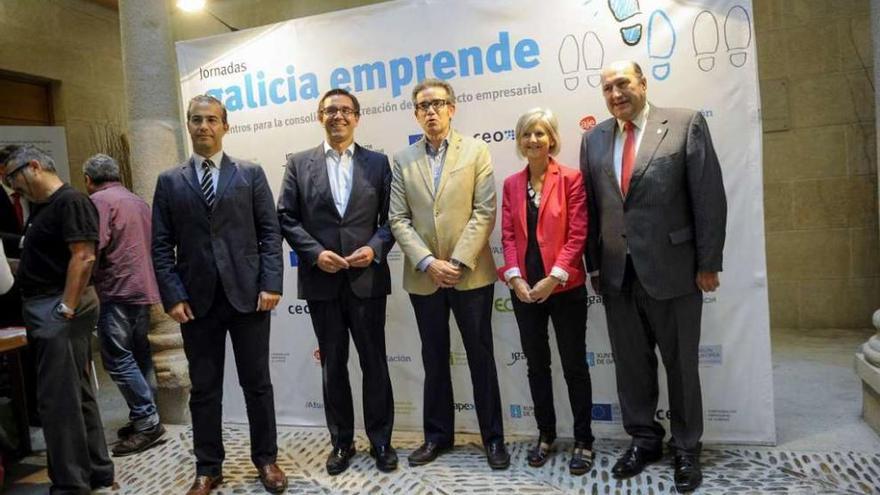 Algunas de las autoridades que estuvieron presentes en la presentación de la jornada. // Brais Lorenzo