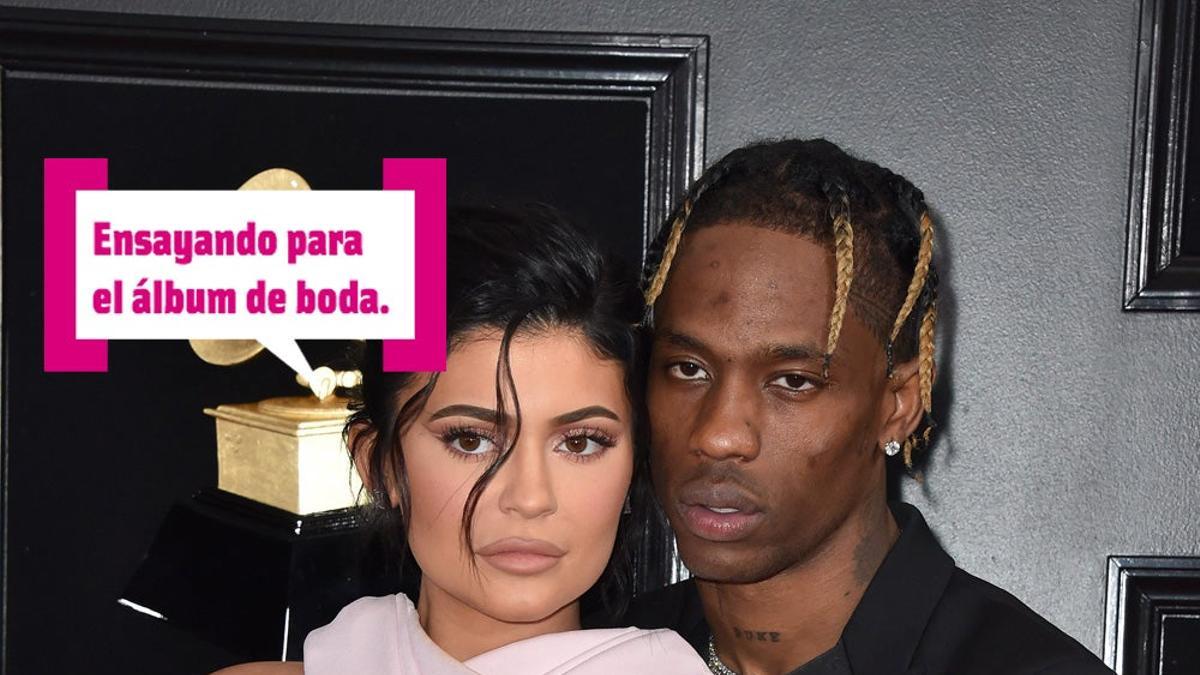 Kylie y Travis, juntos y muy animados en los Gammy