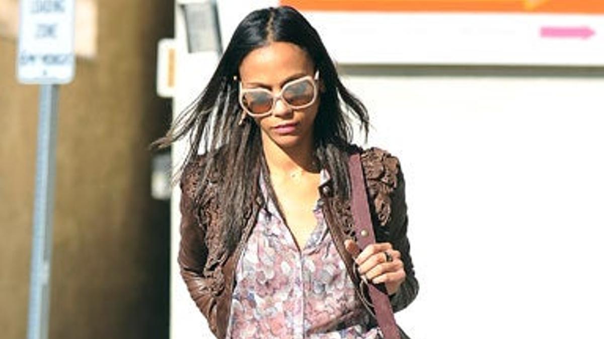 Zoe Saldana se rinde a los 60