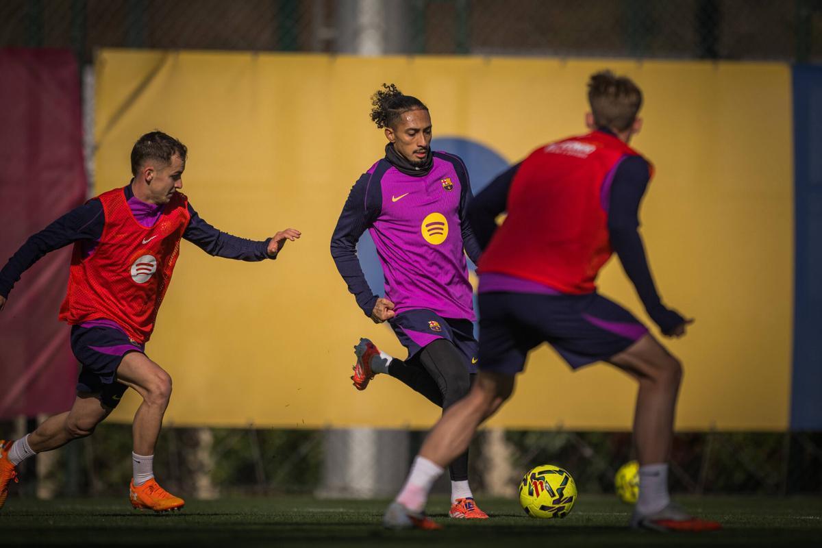 Raphinha, una de las novedades en la lista de Flick