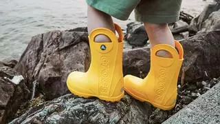 Las botas de agua para niños que arrasan en Amazon, cuestan 16 euros