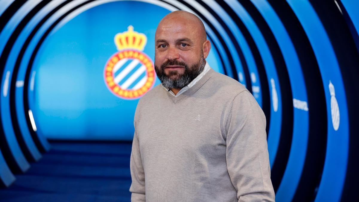 Manolo González, en su presentación como nuevo entrenador del RCD Espanyol en marzo de 2024