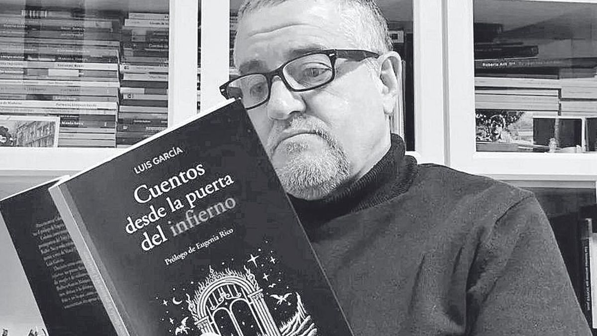 El escritor Luis García, autor del libro 'Cuentos desde la puerta del infierno'.
