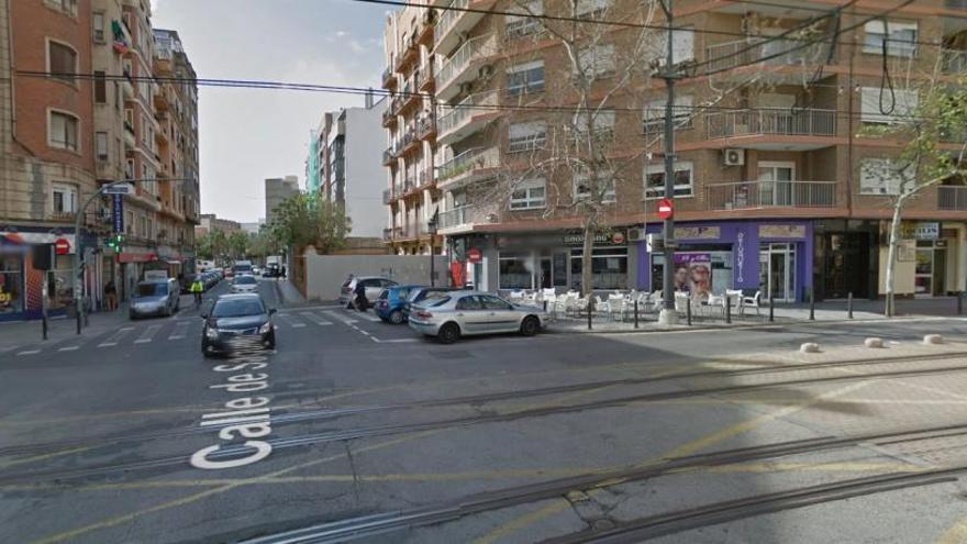 El tranvía arrolla a un ciclista en la calle Fray Pere Vives de València