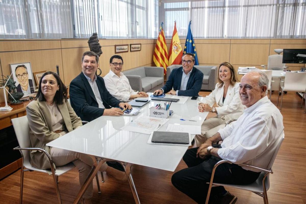 La reunión ha tenido lugar este lunes en la Autoridad Portuaria de Castellón.