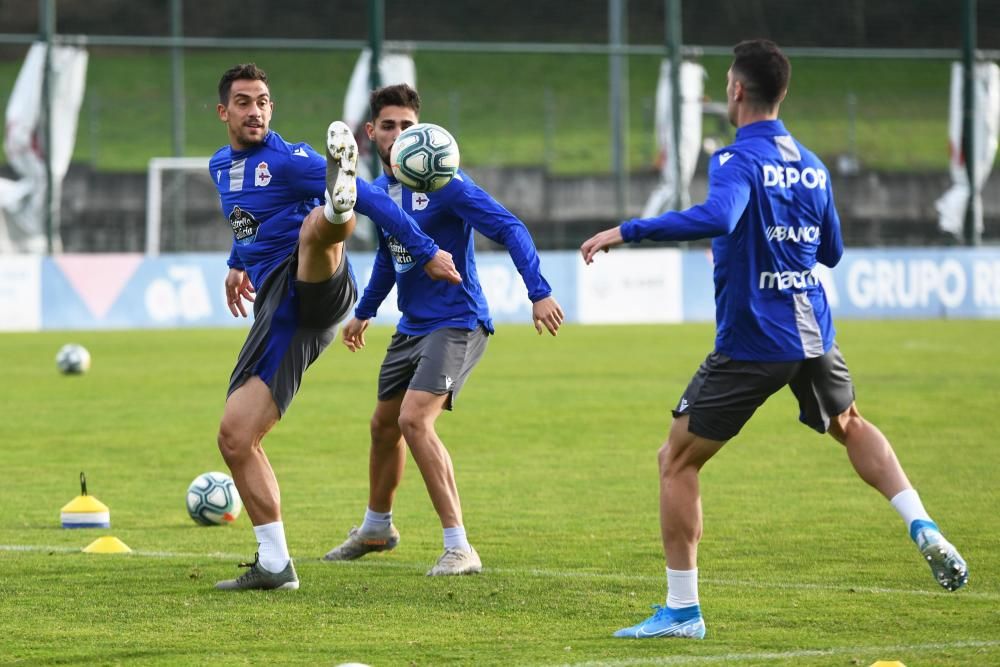 Sabin Merino se entrena con el equipo en Abegondo