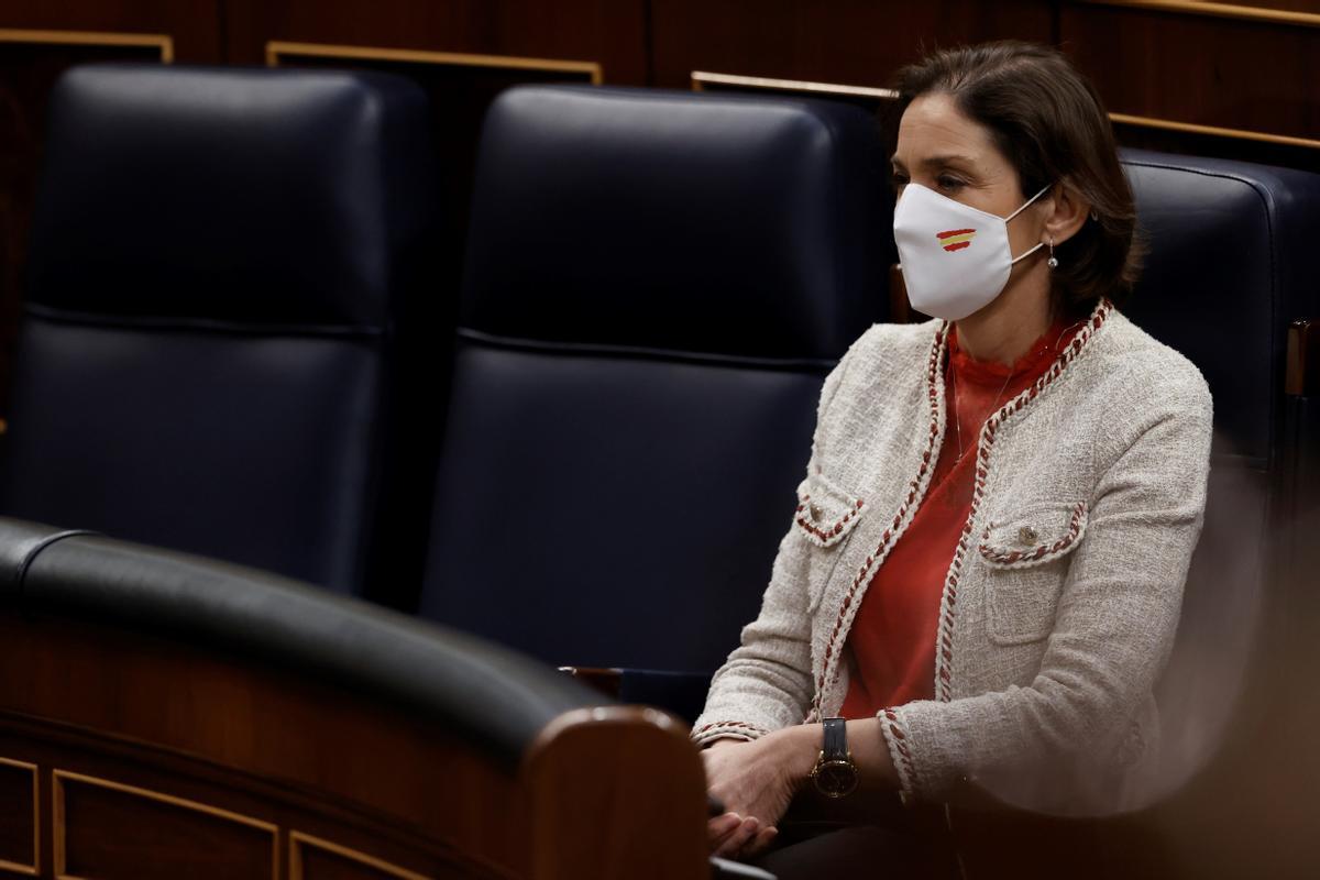 La ministra de Industria, Comercio y Turismo, Reyes Maroto, en el Congreso de los Diputados.