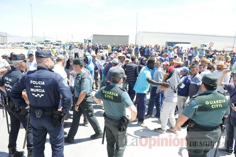 Protesta hortofrutícola en una empresa de El Raal