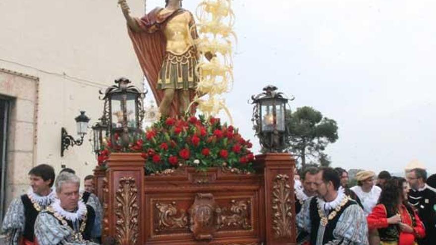 La imagen de San Bonifacio permanecerá en la Iglesia de San Bartolomé de Petrer mientras duren las fiestas de Moros y Cristianos, antes de ser devuelto a su ermita