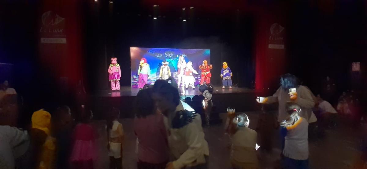 EN IMÁGENES: La animación del lunes de Antroxu en Corvera