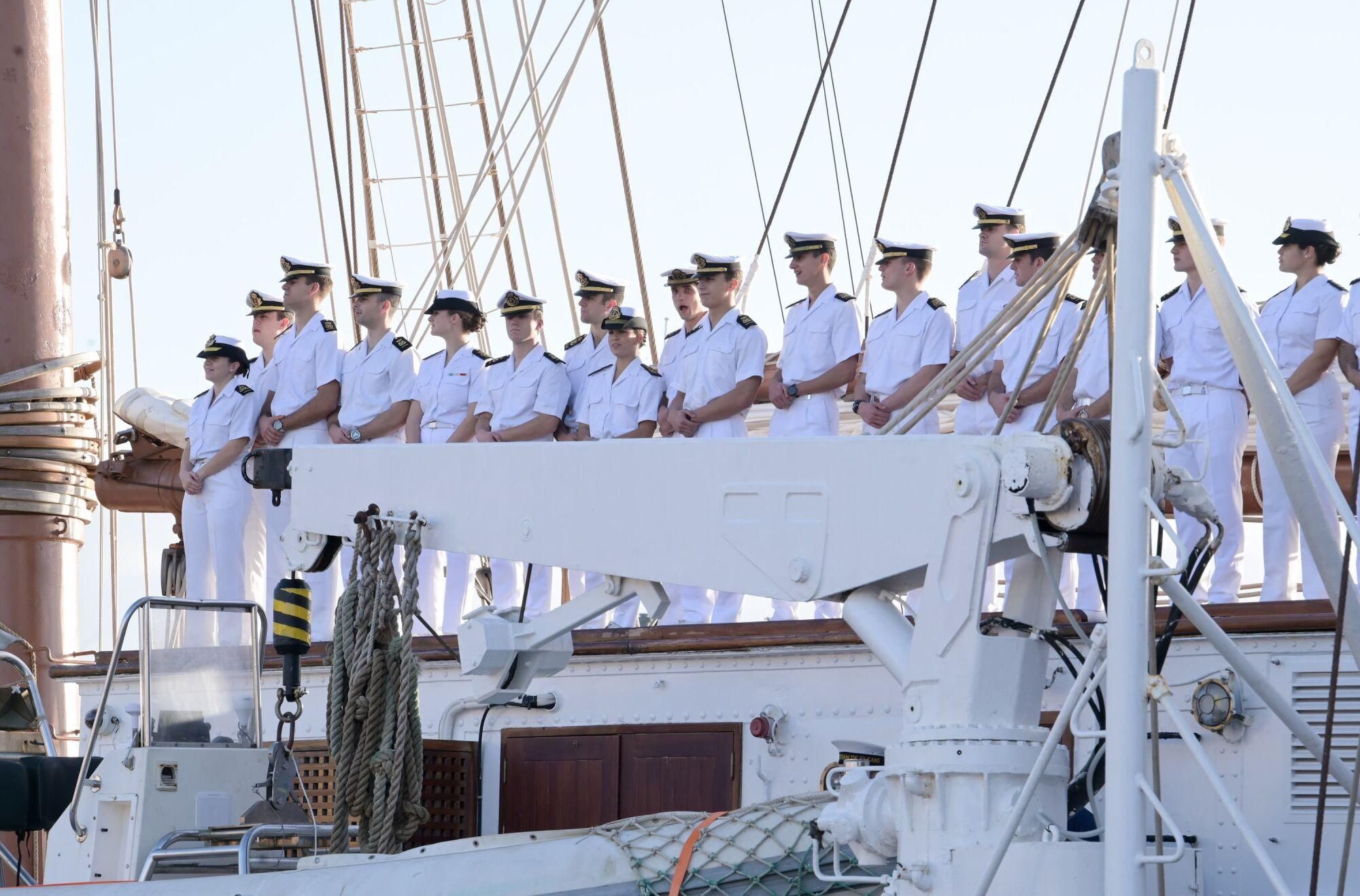 La Princesa Leonor, a su llegada al puerto de Santa Cruz de Tenerife con motivo de una escala en la isla como paso previo a partir hacia América, a 17 de enero de 2025, en Santa Cruz de Tenerife, Tenerife, Canarias (España). La princesa Leonor ha llegado a bordo del buque escuela 'Juan Sebastián de Elcano' a Santa Cruz de Tenerife, donde pasará tres días junto al resto de sus compañeros guardiamarinas con los que ha bajado a tierra en su primera escala desde que zarpó de Cádiz. 17 ENERO 2025;PRINCESA;LEONOR;TENERIFE;SANTA CRUZ;ELCANO Europa Press Canarias 17/01/2025. PRINCESA LEONOR;Europa Press Canarias;