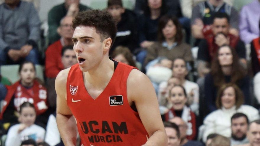 La baja de Sant-Roos sacude el timón del UCAM Murcia