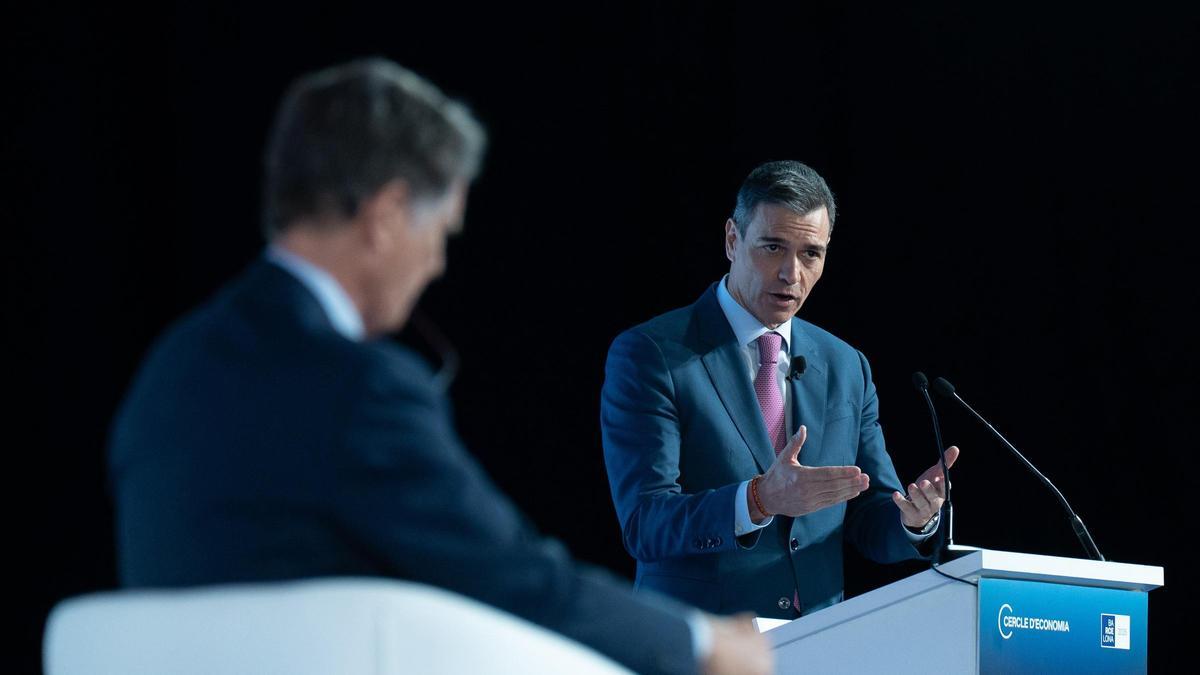 Sánchez promete reforzar el sistema eléctrico sin tocar las renovables por interés general frente a agendas particulares