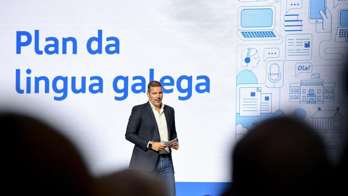 O conselleiro de Cultura e Lingua, a semana pasada presentando a proposta de actualización do plan.