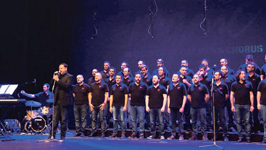 El Mallorca Gay Men´s Chorus, en una de sus actuaciones.