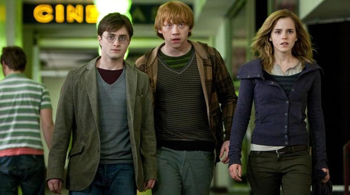 Daniel Radcliffe, Emma Watson i Rupert Grint, en una escena de ’Harry Potter i les relíquies de la mort (1)’. Daniel Radcliffe, Emma Watson i Rupert Grint, en una escena de ’Harry Potter i les relíquies de la mort (1)’.