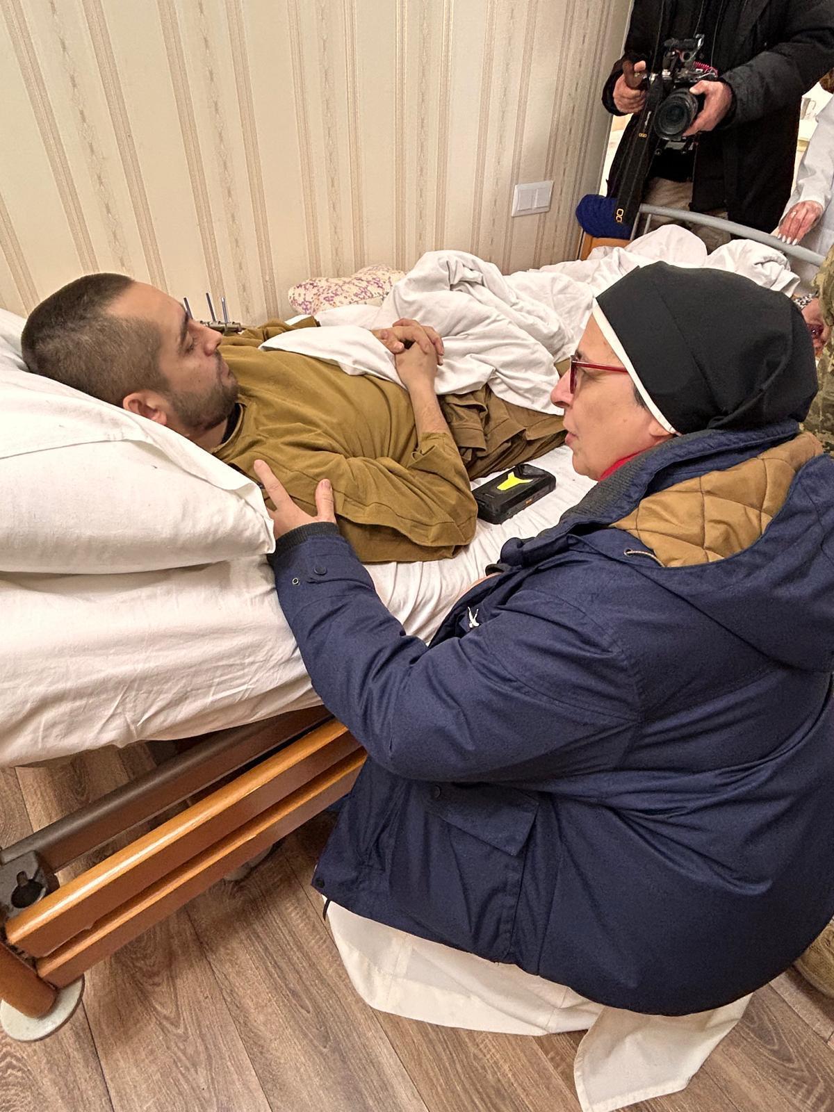 Sor Lucía ha fet estada quatre dies al país en guerra