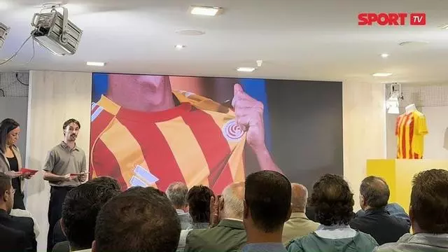 Presentación de la nueva camiseta de las selecciones catalanas