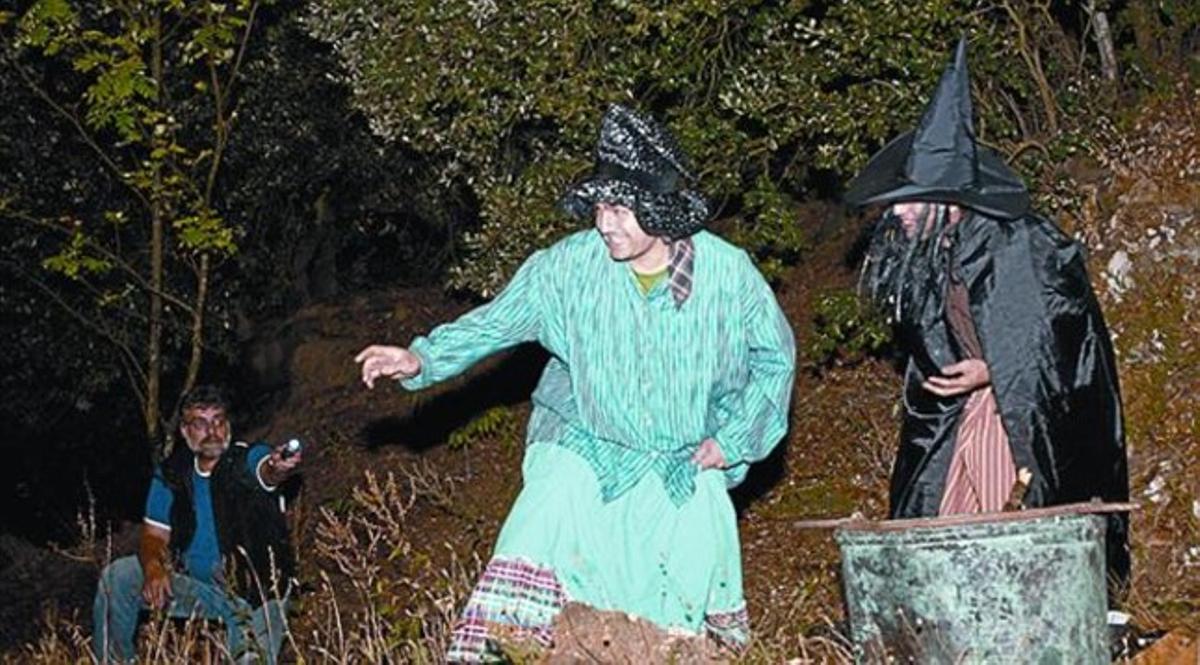 Bruixes i bruixots, durant la representació de l’any passat.