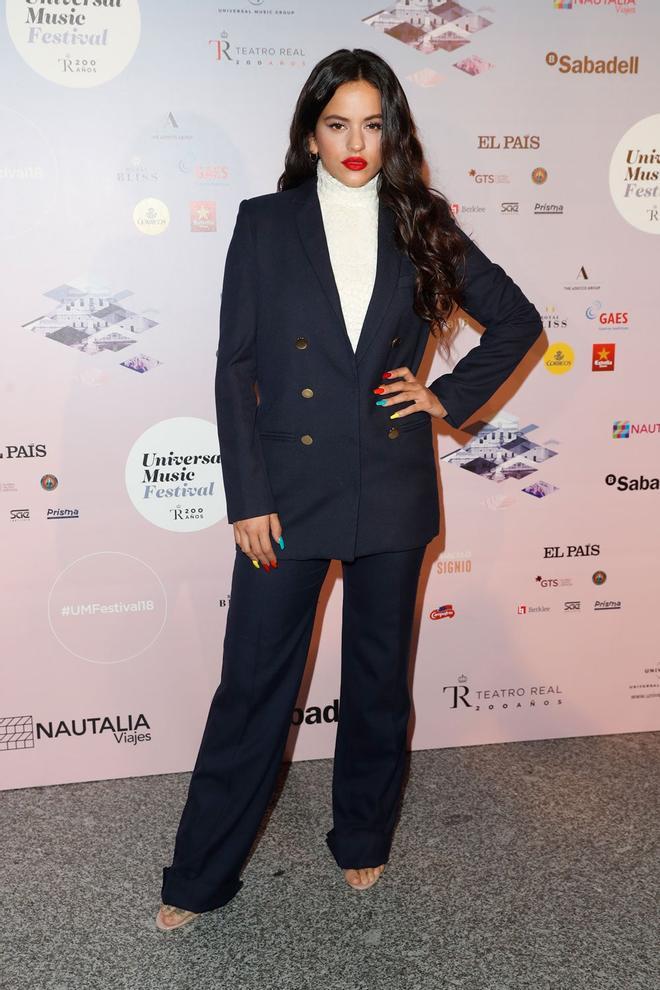 Rosalía posa en el photocall del Universal Music Festival en Madrid