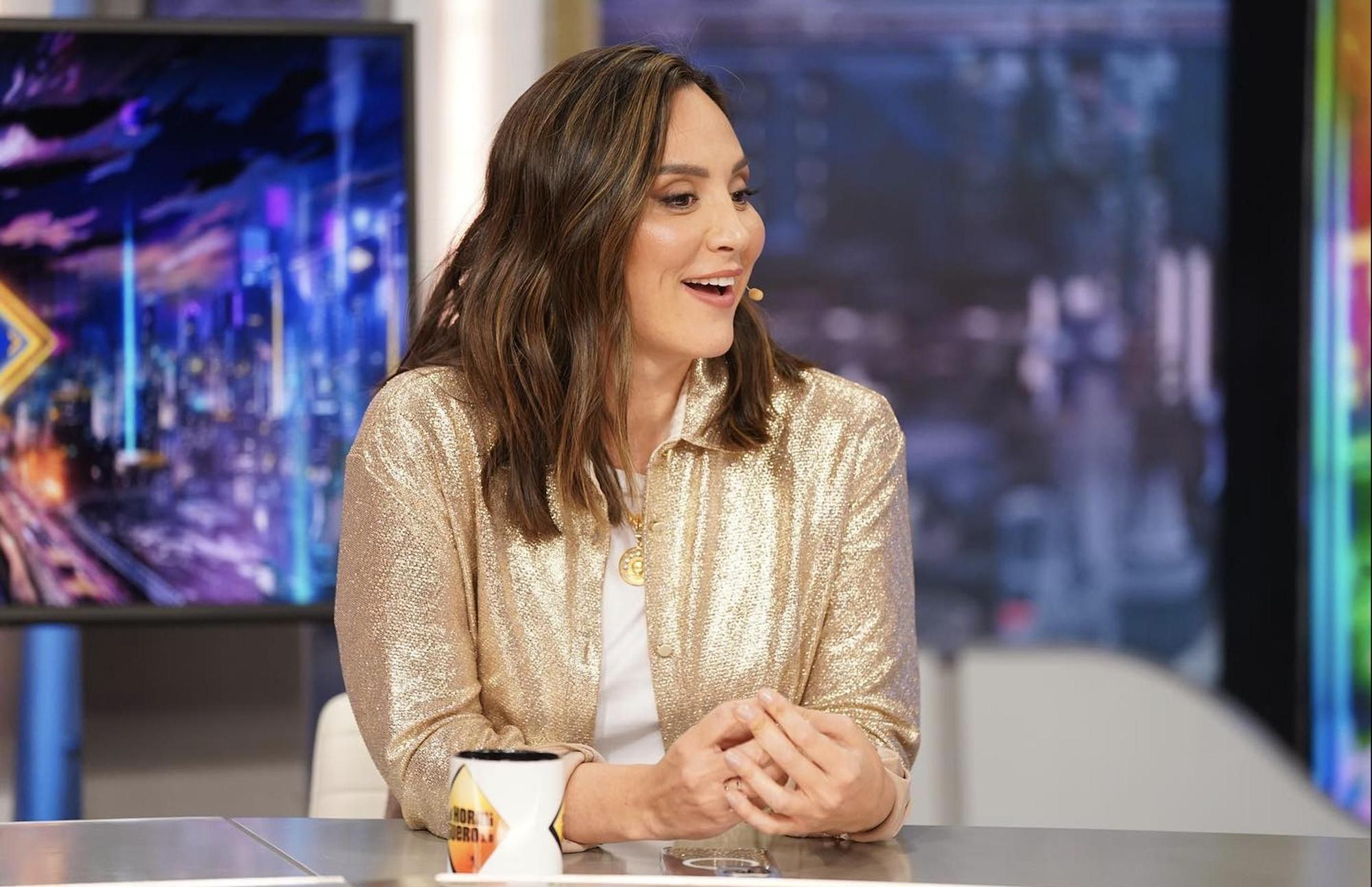 Tamara Falcó con chaqueta brillante en El Hormiguero