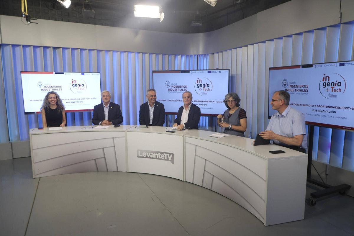 Participantes en la mesa de IngeniaTech, en el plató de Levante TV.