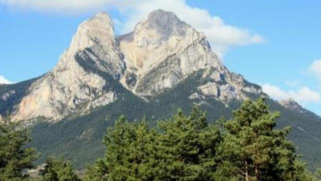 La muntanya del Pedraforca és un dels elements d'interès turístic del Berguedà i que està present en les enciclopèdies digitals | ACN
