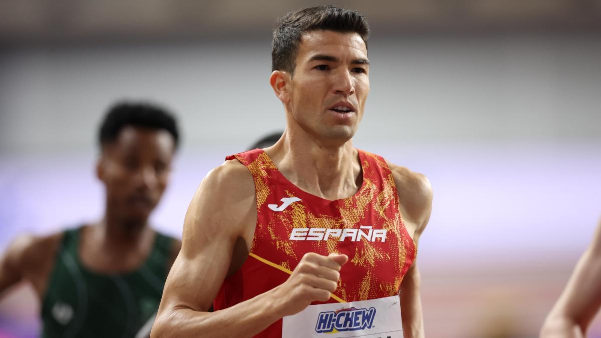 Adel Mechaal en la prueba de 1500m del Mundial de Atletismo en Reino Unido