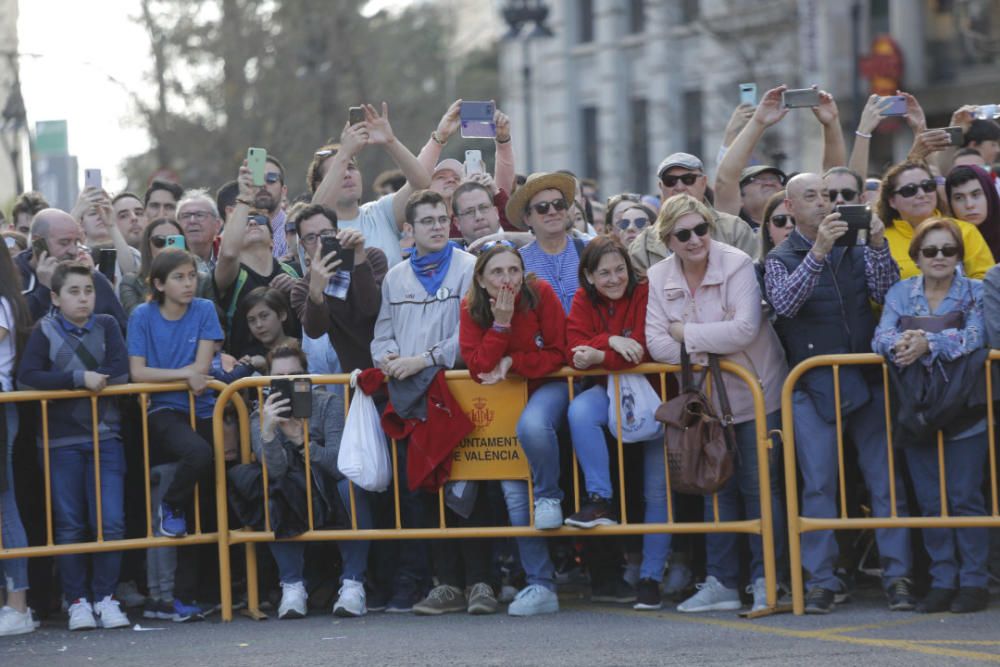 Búscate en el público de la mascletà del 1 de marzo