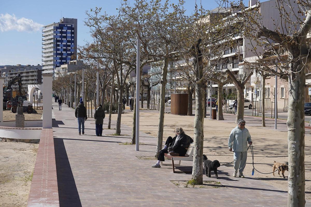 Palamós estrena el nou passeig del Mar: setze mesos d’obres i una inversió de 6,6 milions Palamós estrena el nou passeig del Mar: setze mesos d’obres i una inversió de 6,6 milions