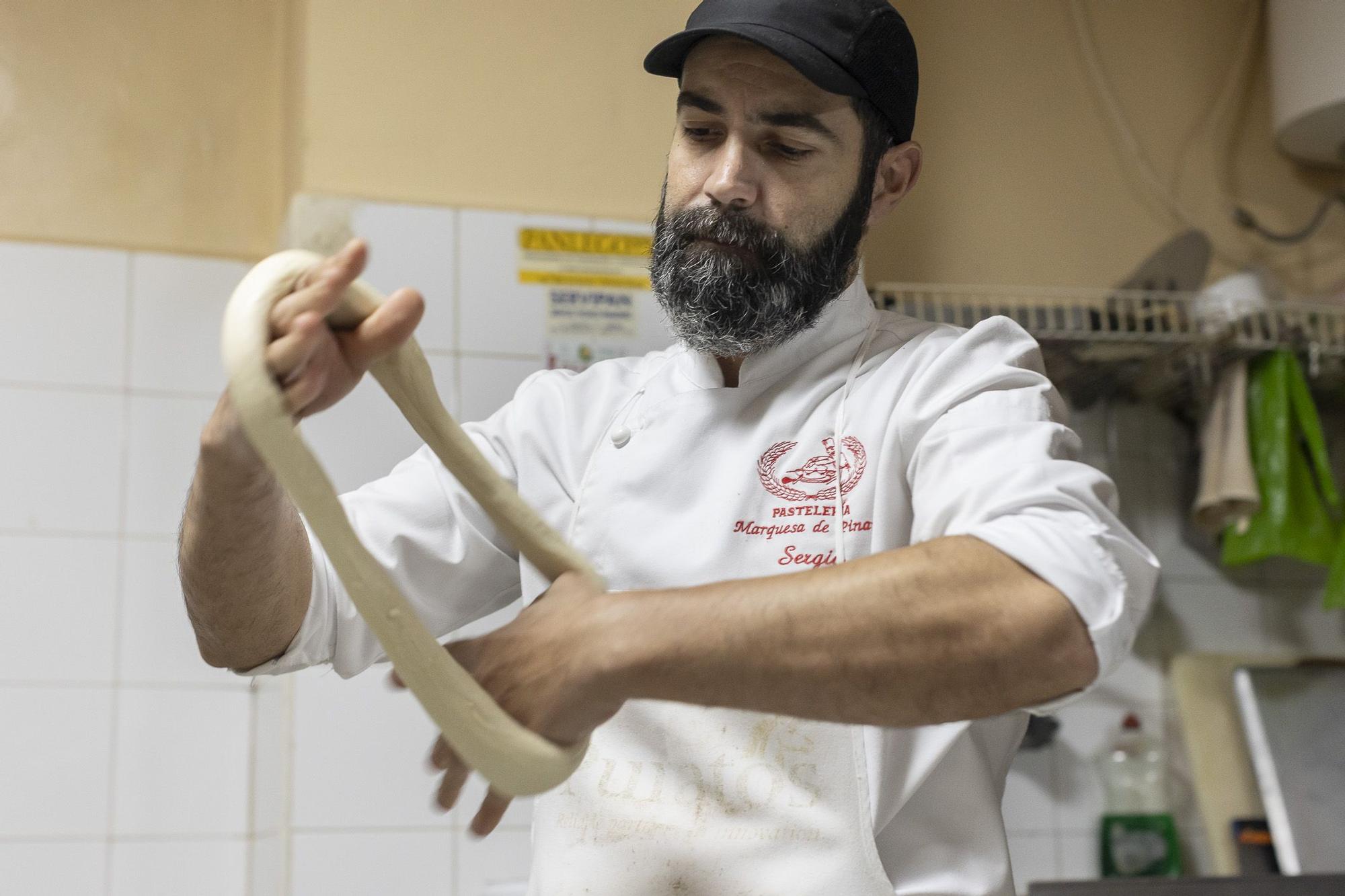 GALERÍA | Así se hacen los roscones de reyes en Mérida