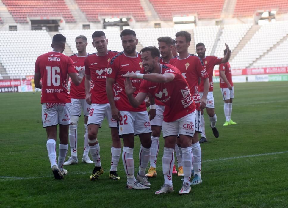 El Real Murcia se confía y pierde ante el Granada B (1-2)