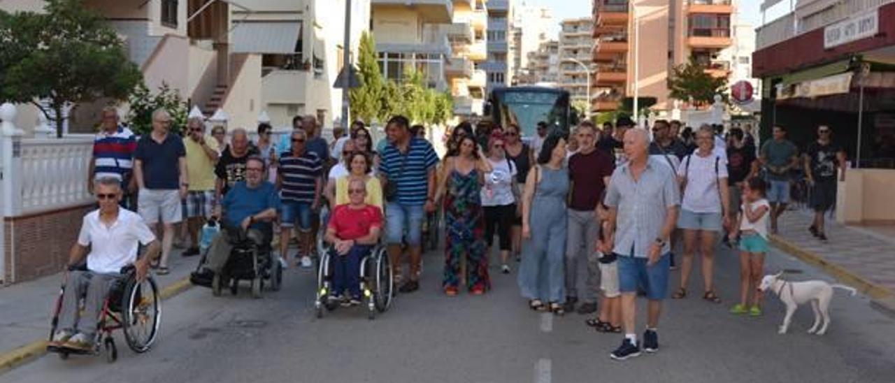 Nueva protesta de Valldigna Accesible por barreras arquitectónicas en la playa