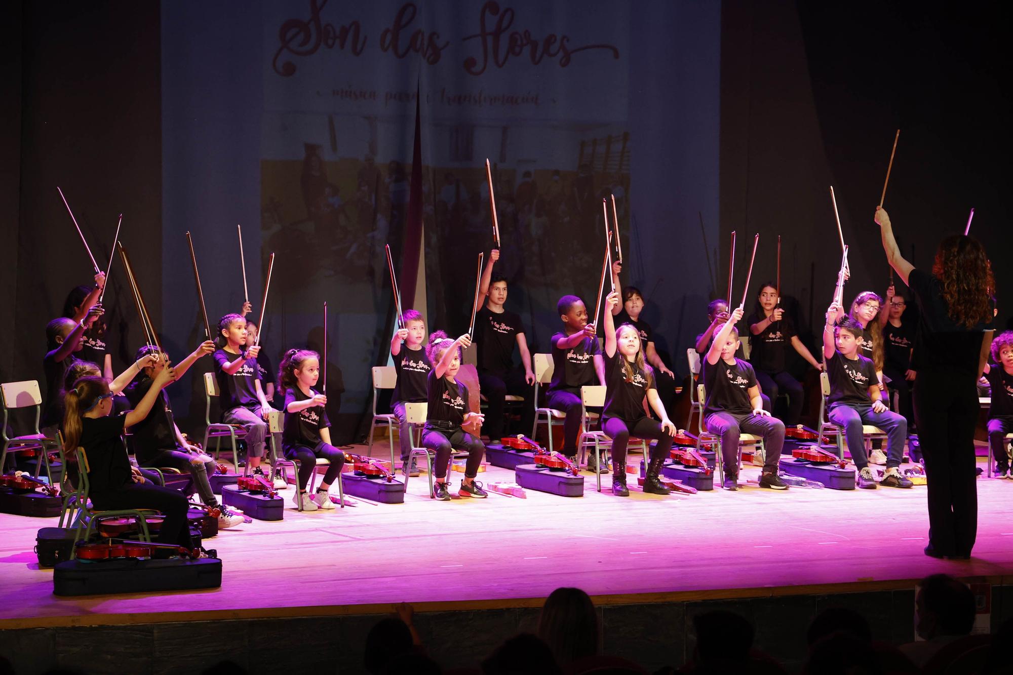 Primer concierto de la orquesta 'Son das Flores' del CEIP Vicente Risco, en junio de 2022